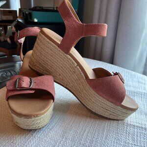 Lucky Brand Wedge, Size 7.5 M, Canyon Rose, Oiled Suede